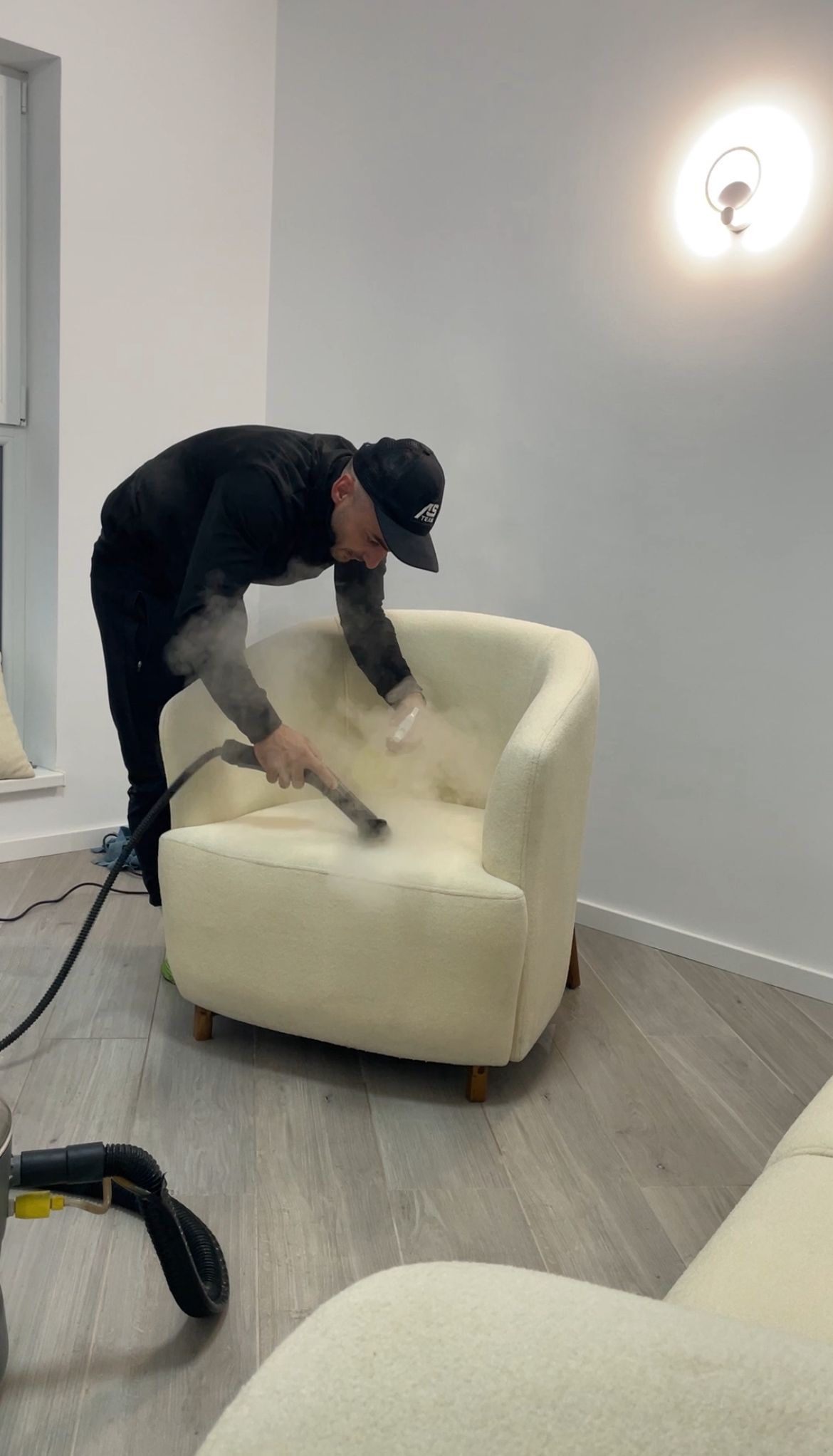 Ți s-a întâmplat să-ți fie rușine cu mirosul canapelei tale?